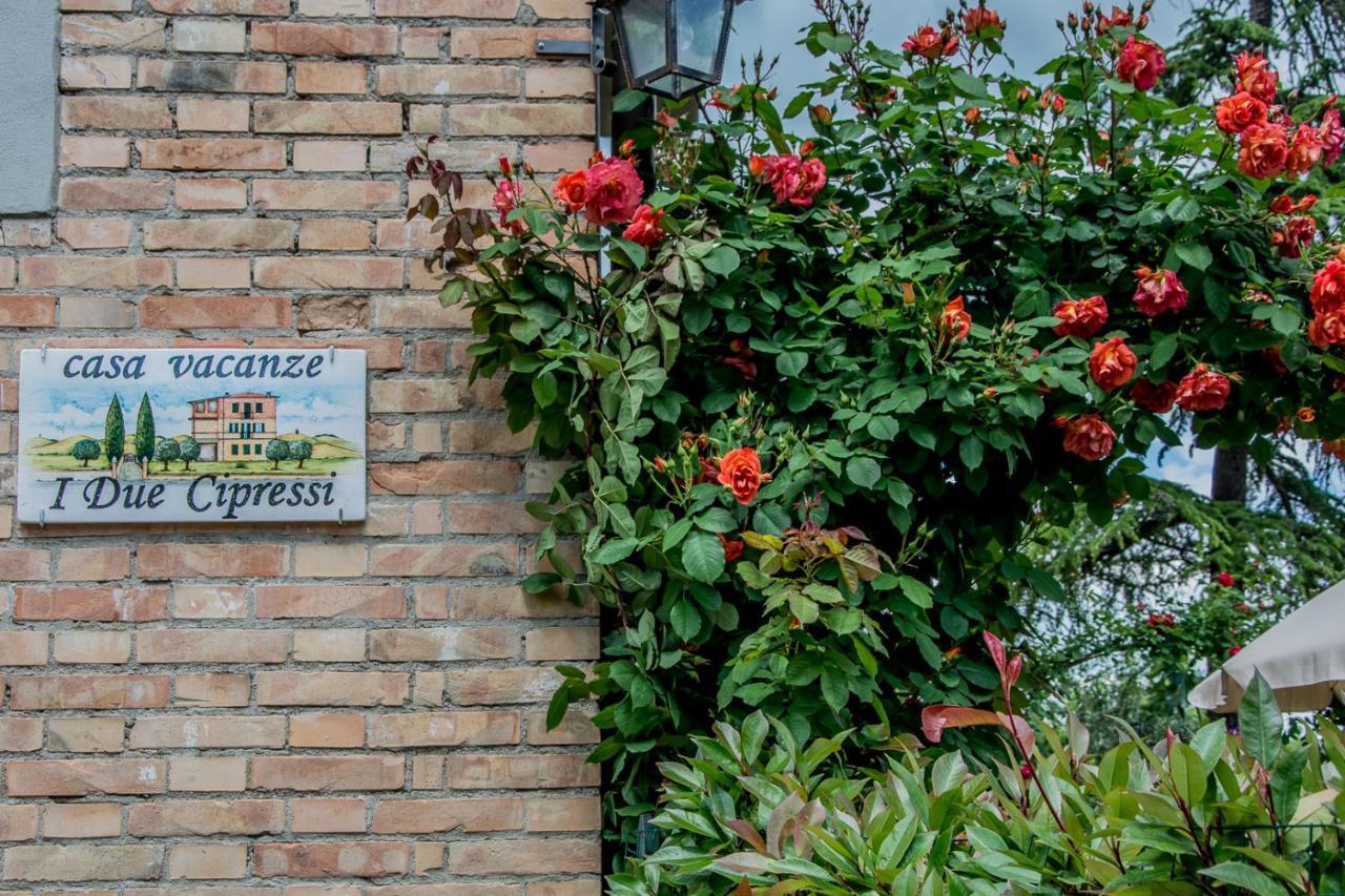 I Due Cipressi Vendégház Torrenieri Kültér fotó
